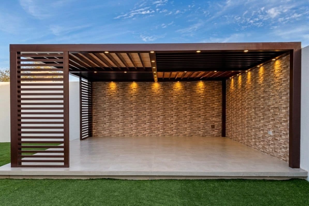 Villa Backyard Shades